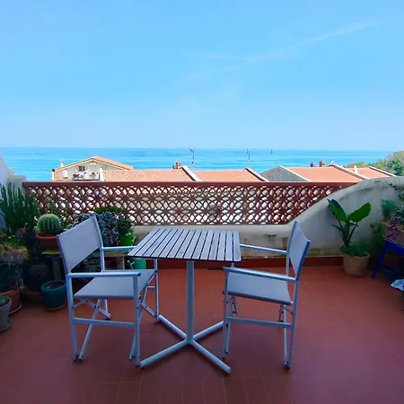 A Due Passi Dal Mare *